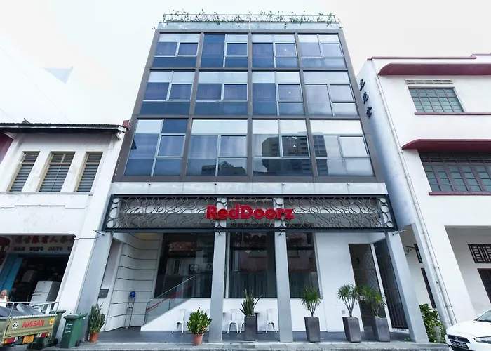 Reddoorz Hotel Plus @ Little India